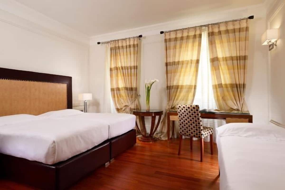 Hypo-allergenic bedding, down comforters, in-room safe