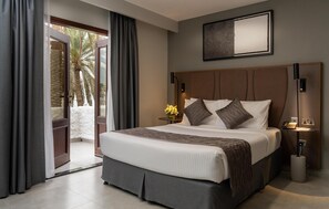 Egyptian cotton sheets, premium bedding, down duvets, memory-foam beds - Marbella Resort Sharjah (Sharjah)