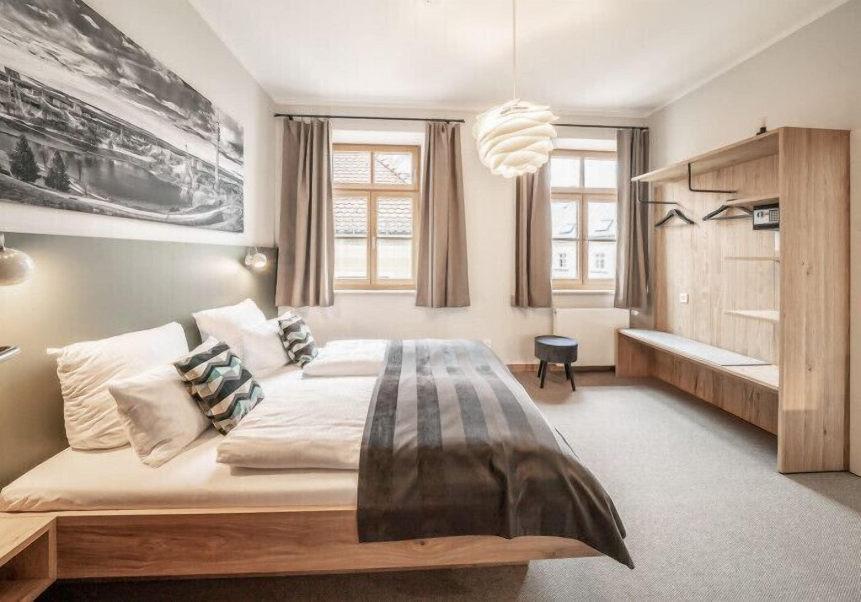 Habitación doble Confort | Ropa de cama hipoalergénica y caja de seguridad en la habitación 