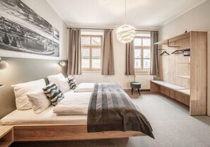 Comfort Double Room | Hypo-allergenic bedding, in-room safe, desk, laptop workspace - Hotel Am Markt (Munich)