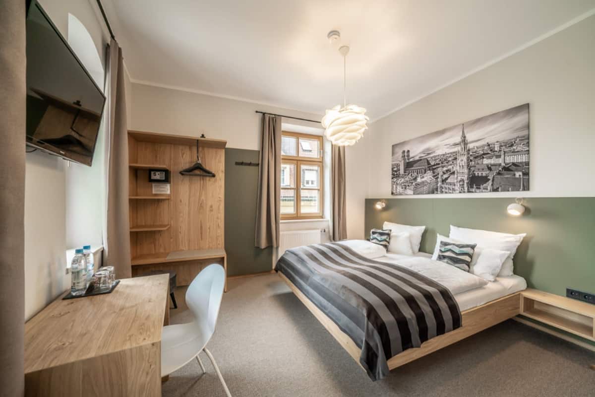 Allergikerbettwaren, Zimmersafe, Schreibtisch