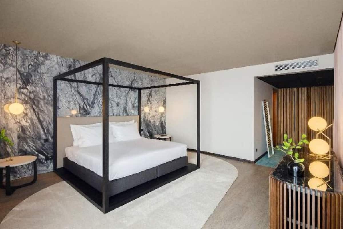1 bedroom, minibar, in-room safe, desk