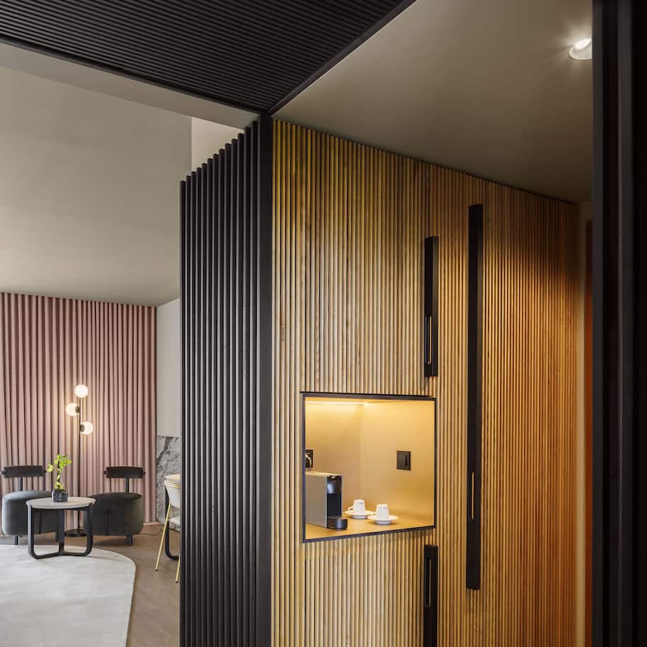 Family Room | Minibar, in-room safe, desk, laptop workspace
