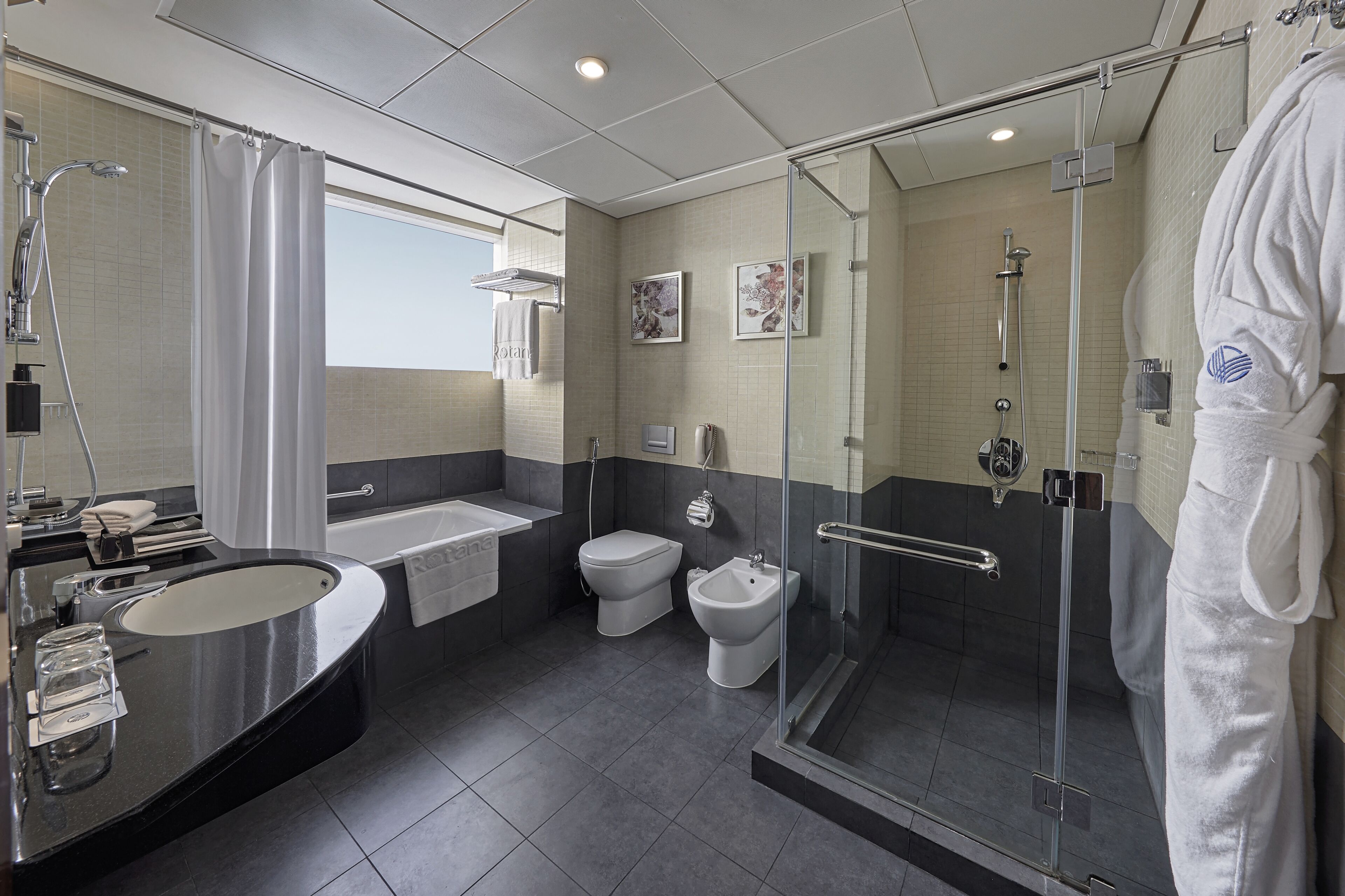 Photo - Rose Rayhaan Hotel by Rotana