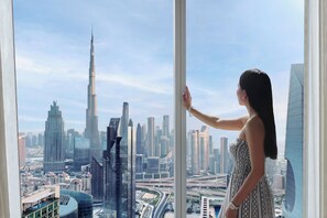 Room (Large Corner Burj Khalifa View) | Frette Italian sheets, premium bedding, in-room safe, desk - Rose Rayhaan by Rotana (Dubai)