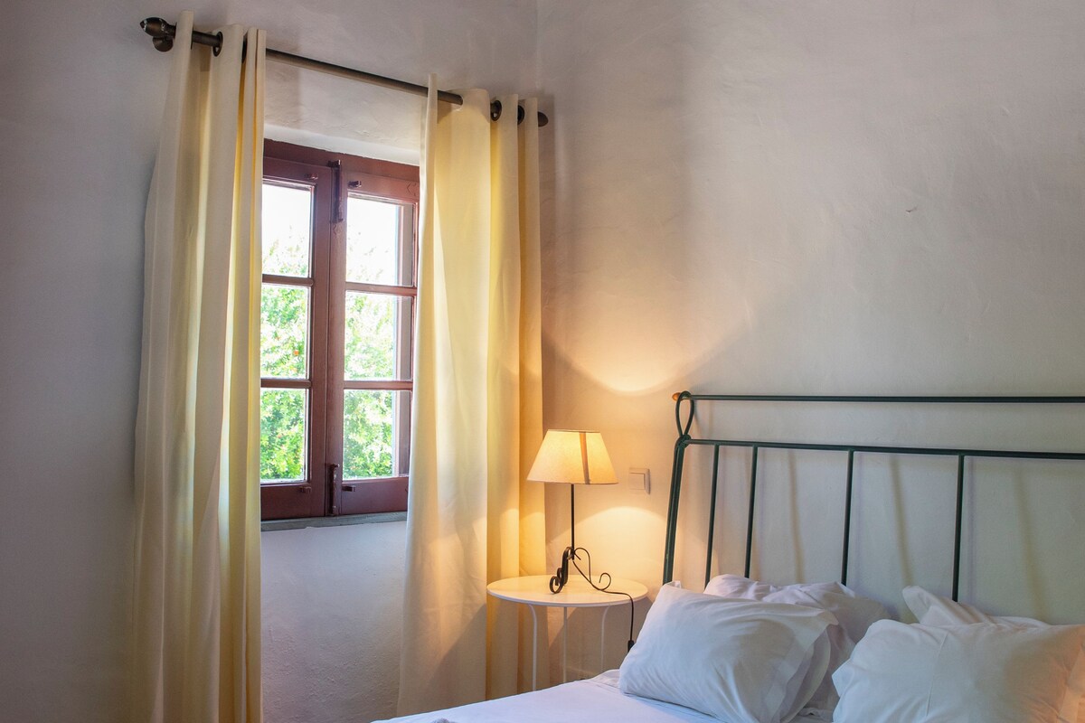 Family Room | In-room safe, WiFi (free), bed sheets