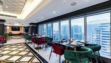 Breakfast, lunch and dinner served