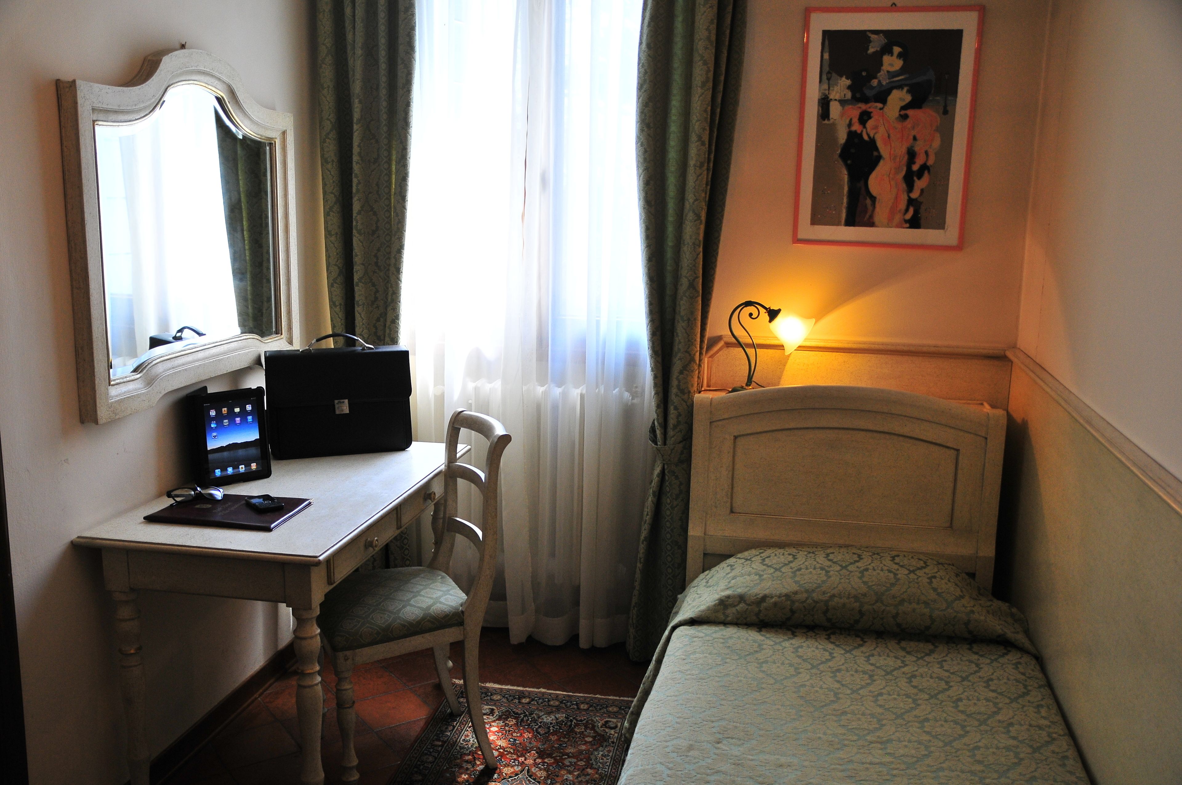 single room, annex building | 1 bedroom, minibar, blackout curtains, free wifi