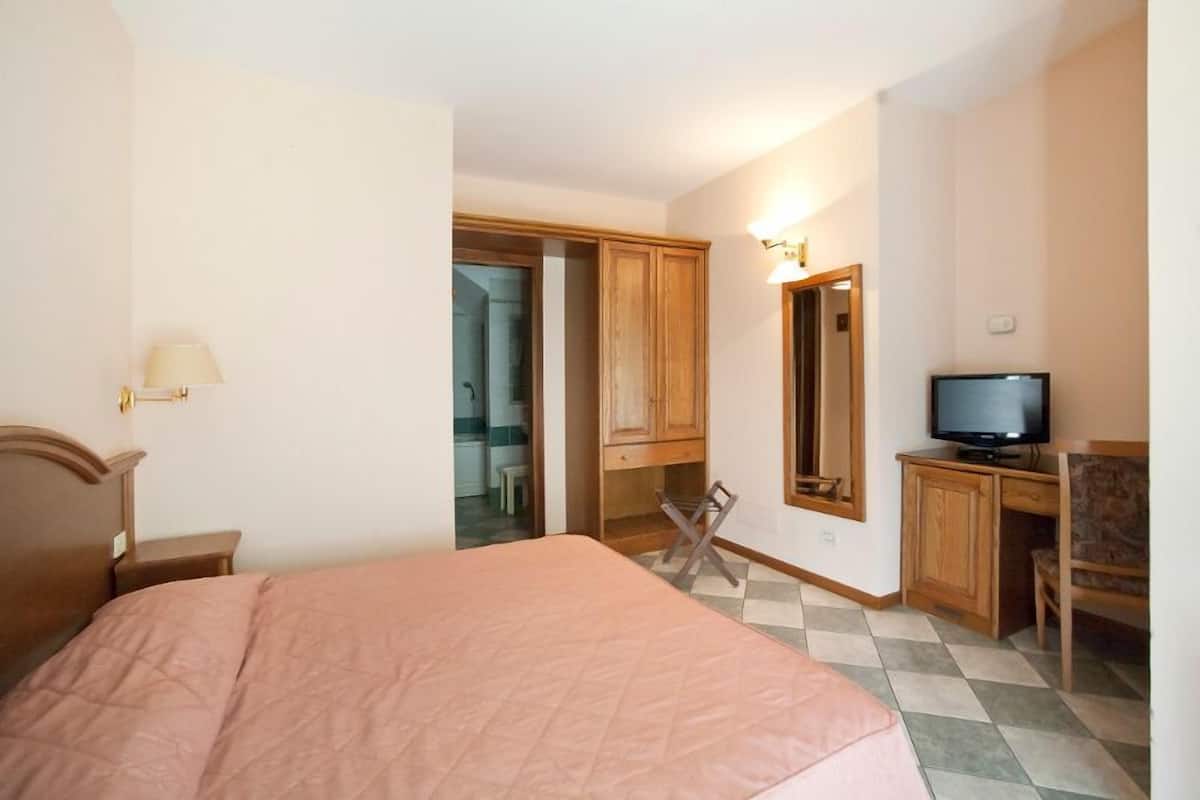 1 bedroom, minibar, blackout drapes, WiFi (free)