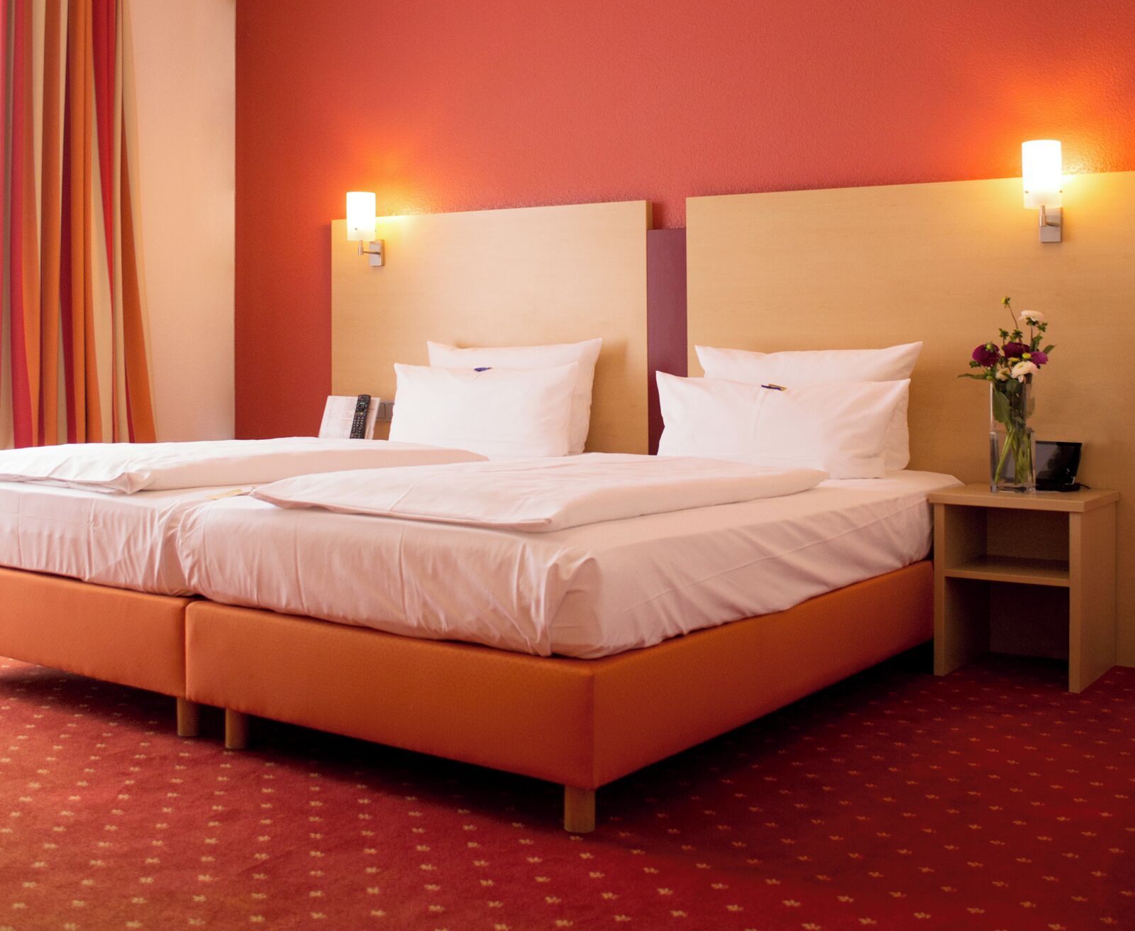 Double Room, Non Smoking (Ambiente) | Premium bedding, in-room safe, desk, laptop workspace