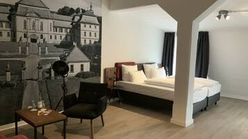 Deluxe-Zimmer | 1 Schlafzimmer, hochwertige Bettwaren, Zimmersafe, Schreibtisch