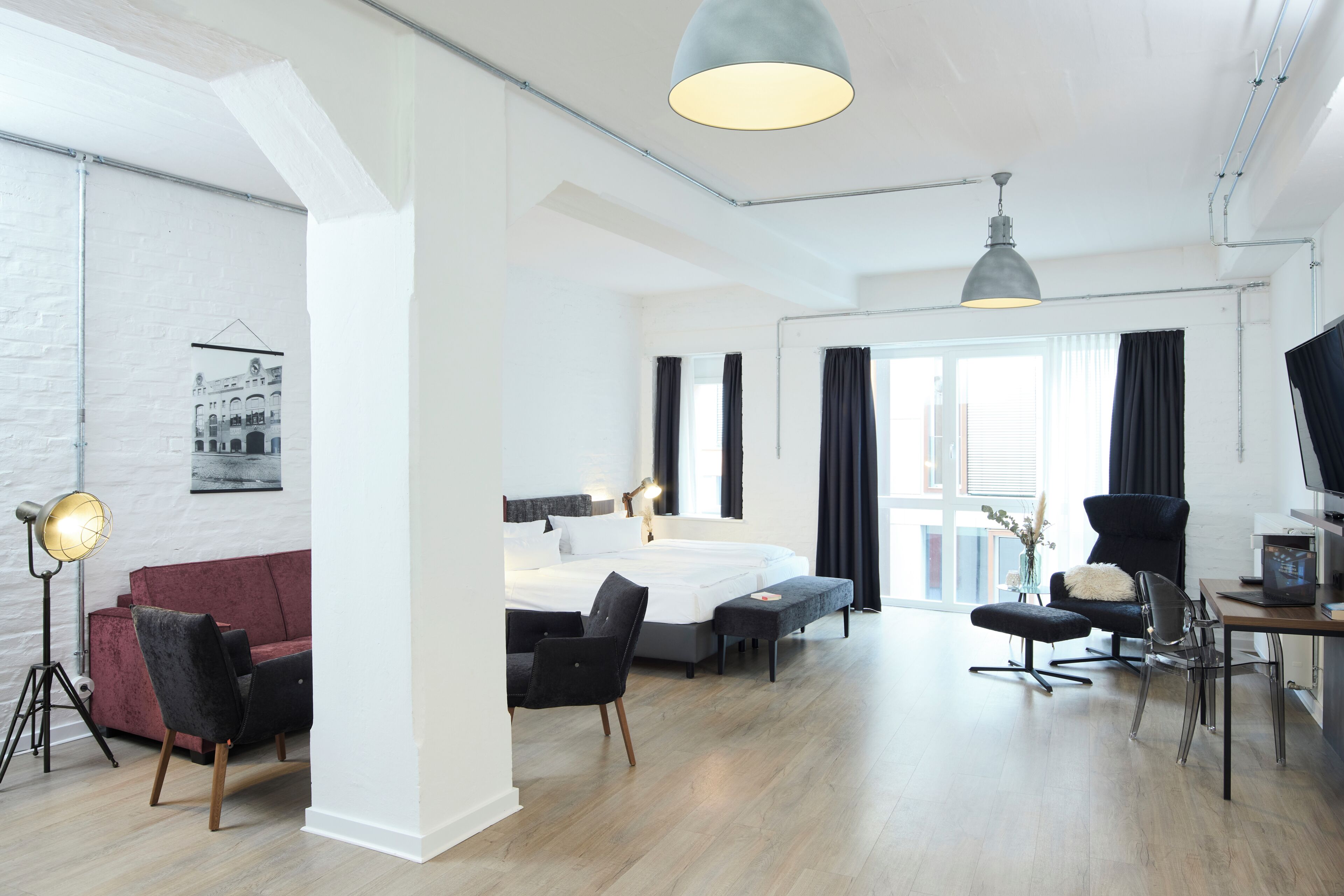 Rom – deluxe | Sengetøy av topp kvalitet, safe på rommet og skrivebord
