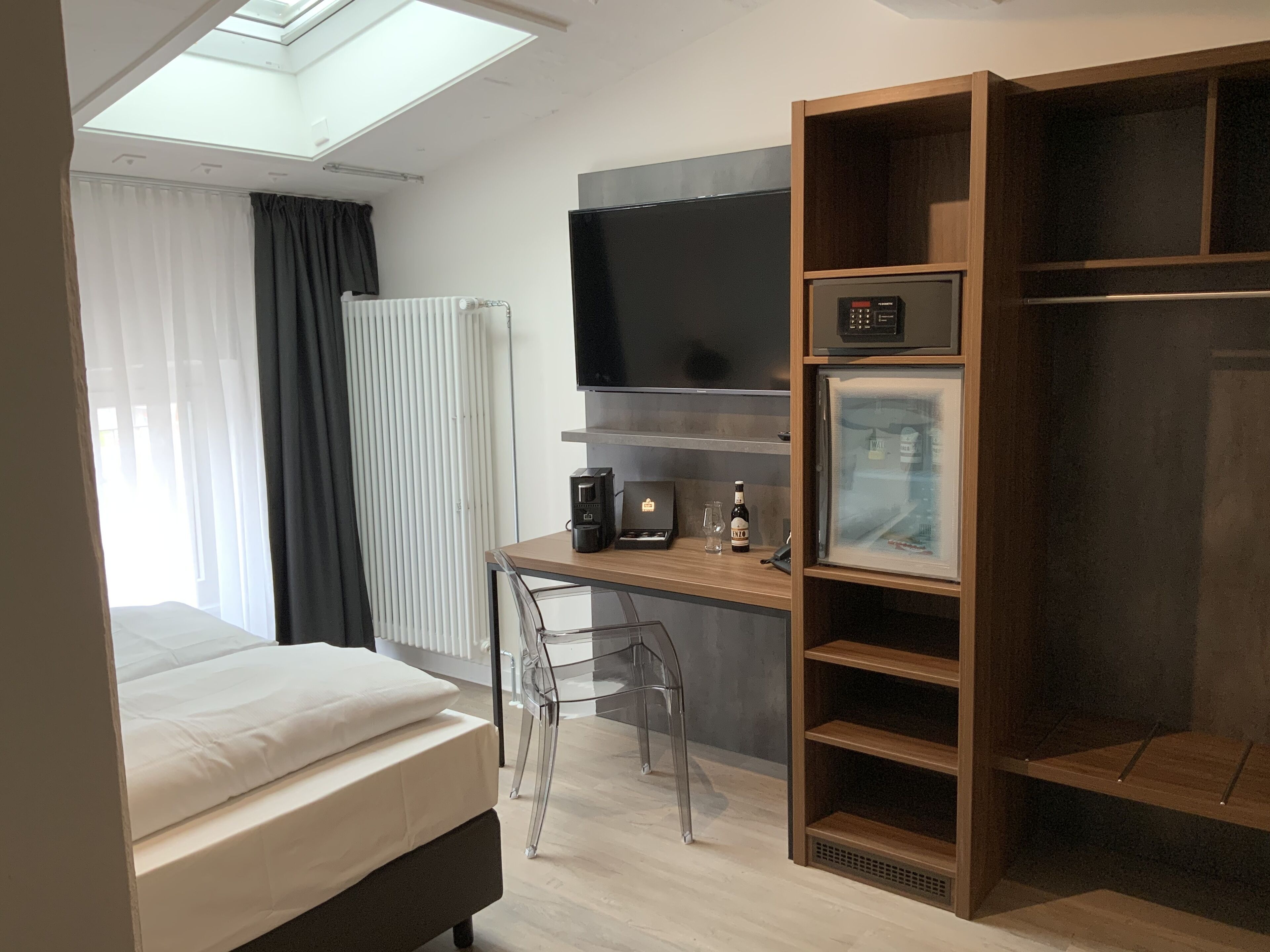 superior room | 1 bedroom, premium bedding, in-room safe, desk