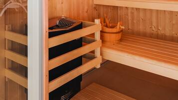 Turkish bath, 2 treatment rooms, massages