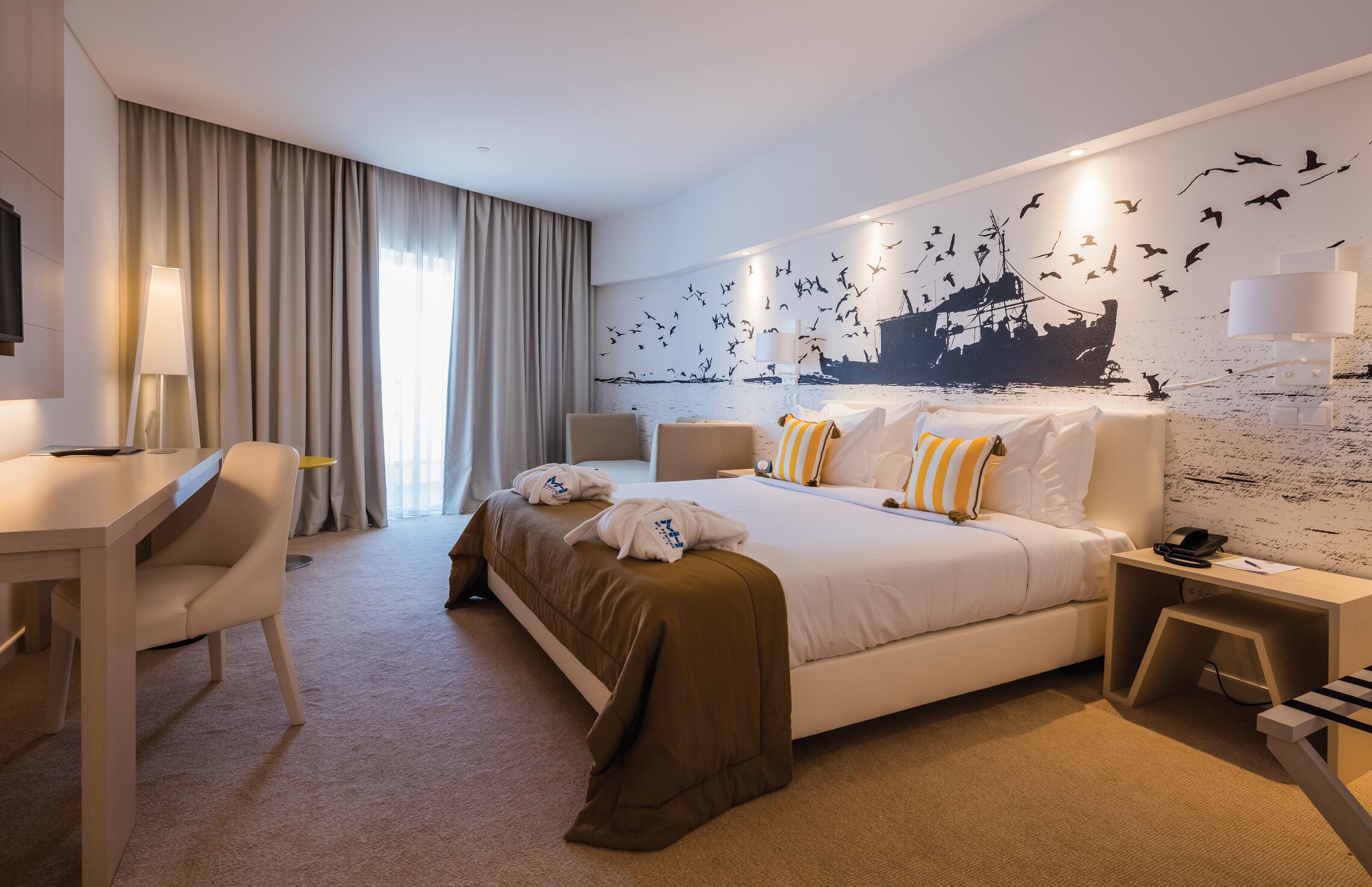 Egyptian cotton sheets, down duvets, minibar, in-room safe