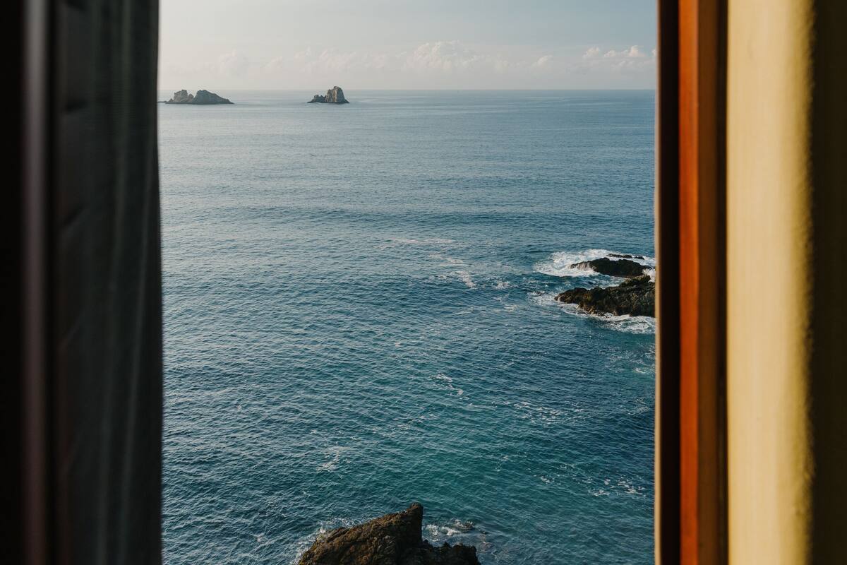 cala de mar penthouse master suite | terrace/patio