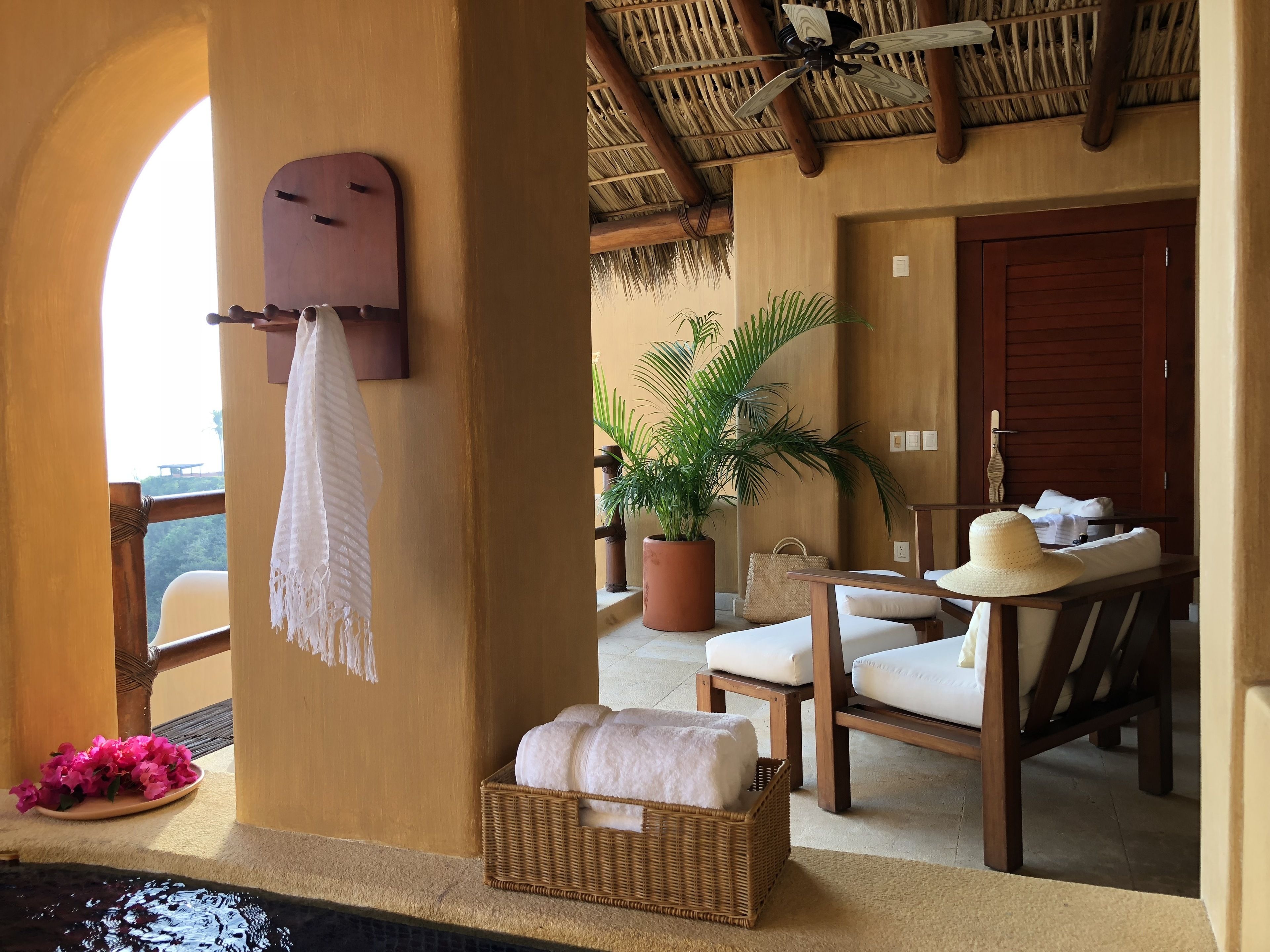 1 bedroom, premium bedding, free minibar, in-room safe