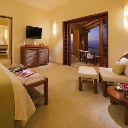 Cliffside Ocean Front Suite | View from room