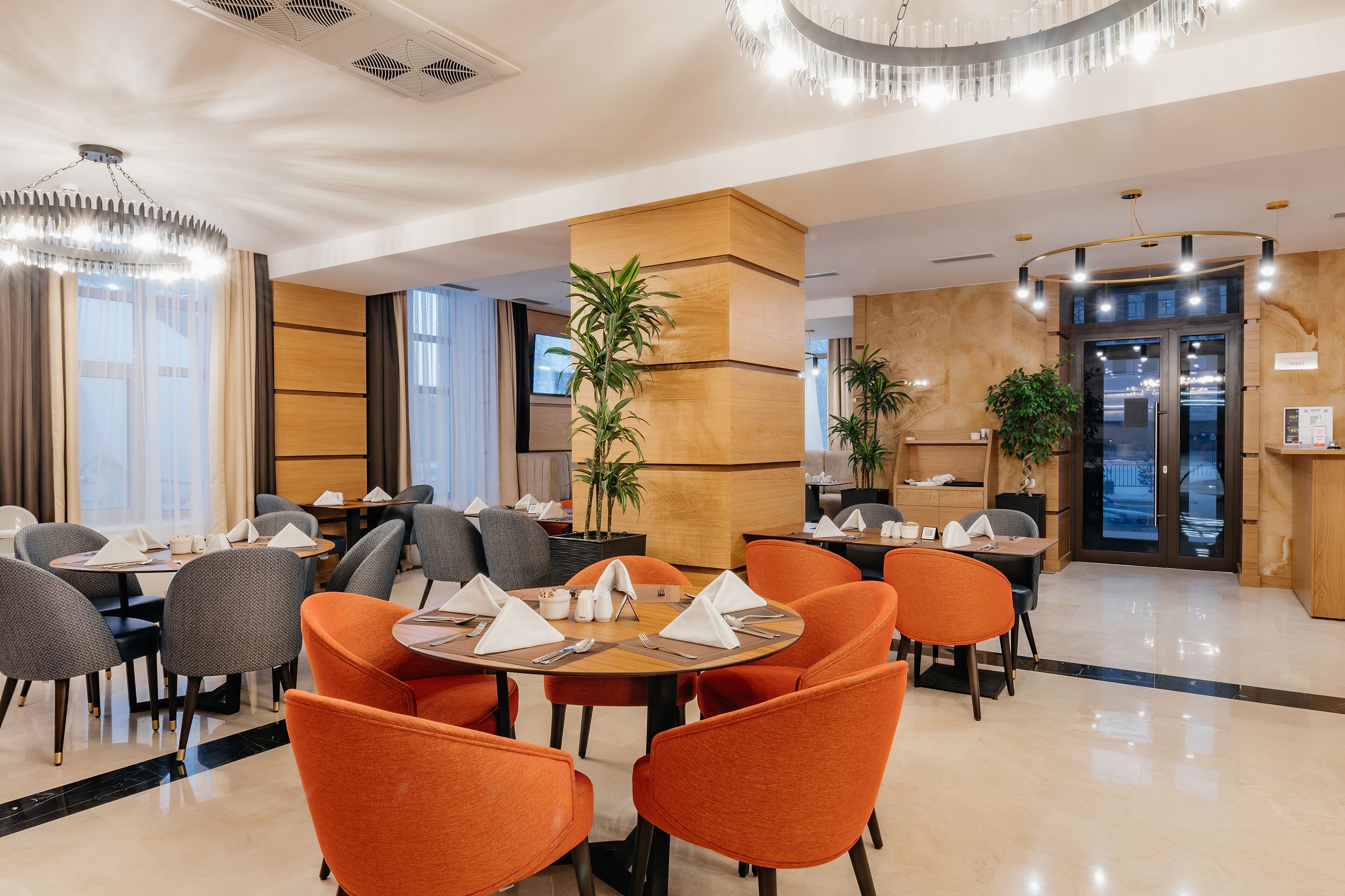 breakfast, lunch, dinner served; international cuisine