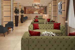 Lobby lounge - Ramada by Wyndham Astana (Astana)