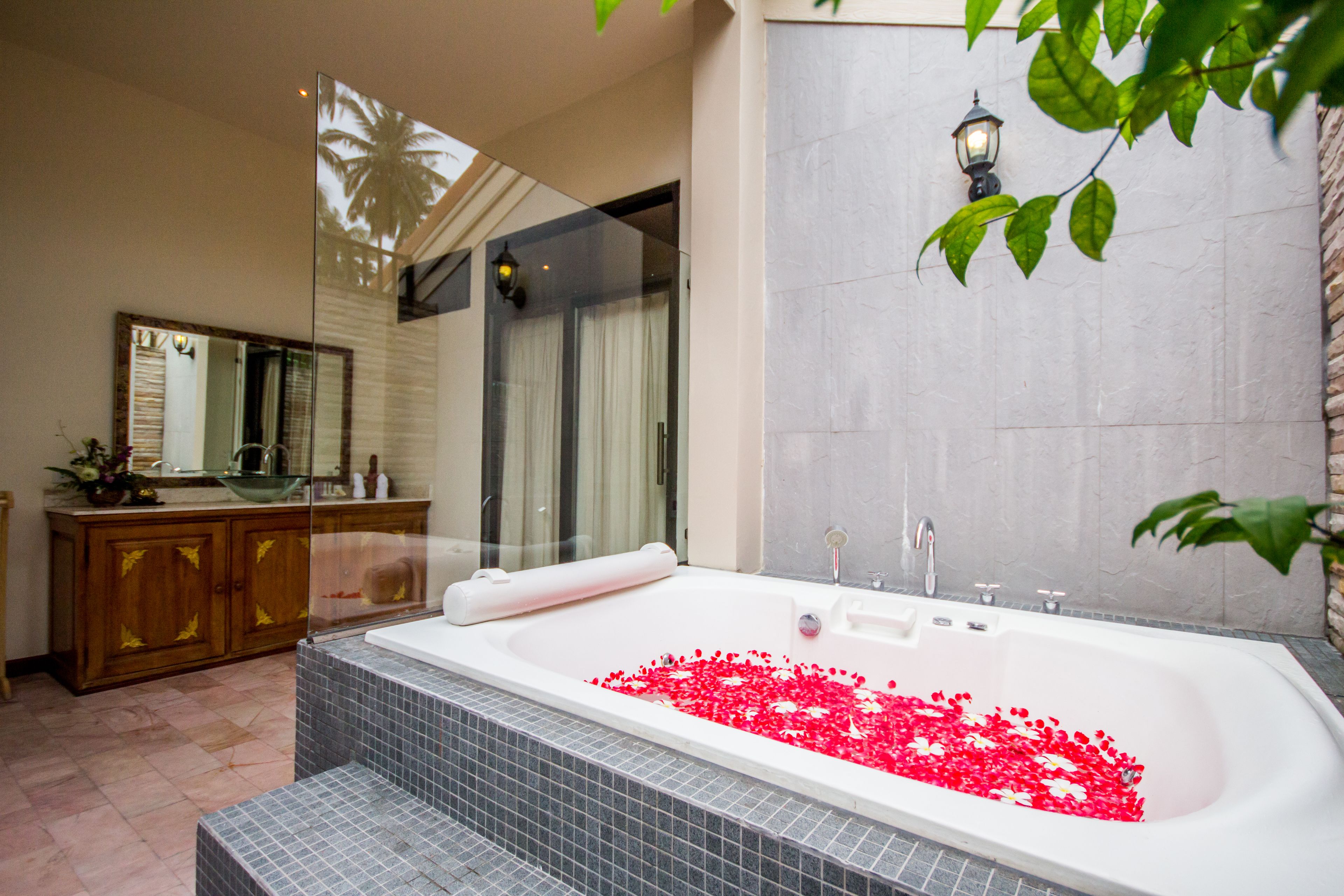 deep-soaking bathtub