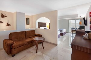 Ropa de cama de alta calidad, colchones con efecto memoria y minibar 