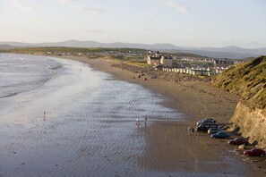 Aerial view - Pier Head Hotel (Mullaghmore)