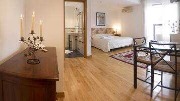 Studio, Kitchen, Garden View | Premium bedding, down comforters, pillowtop beds, in-room safe