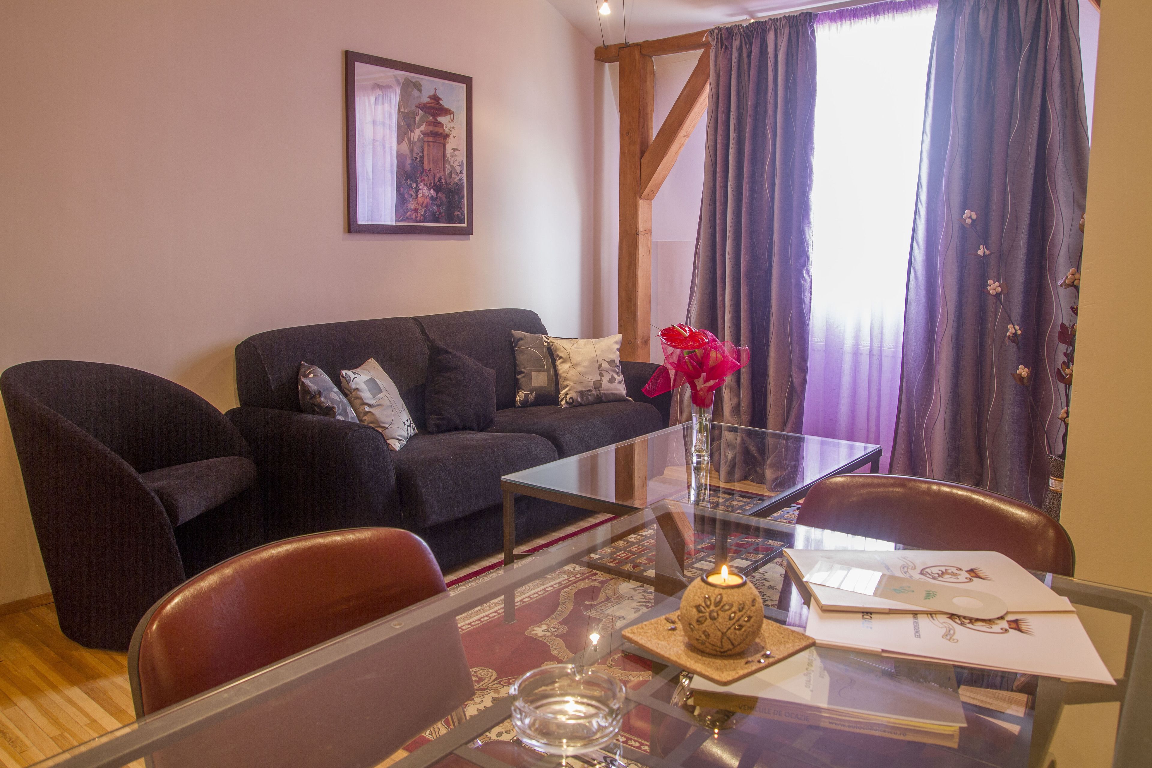 Apartment, 1 Bedroom, Kitchen | Living room | 21-inch TV with digital channels