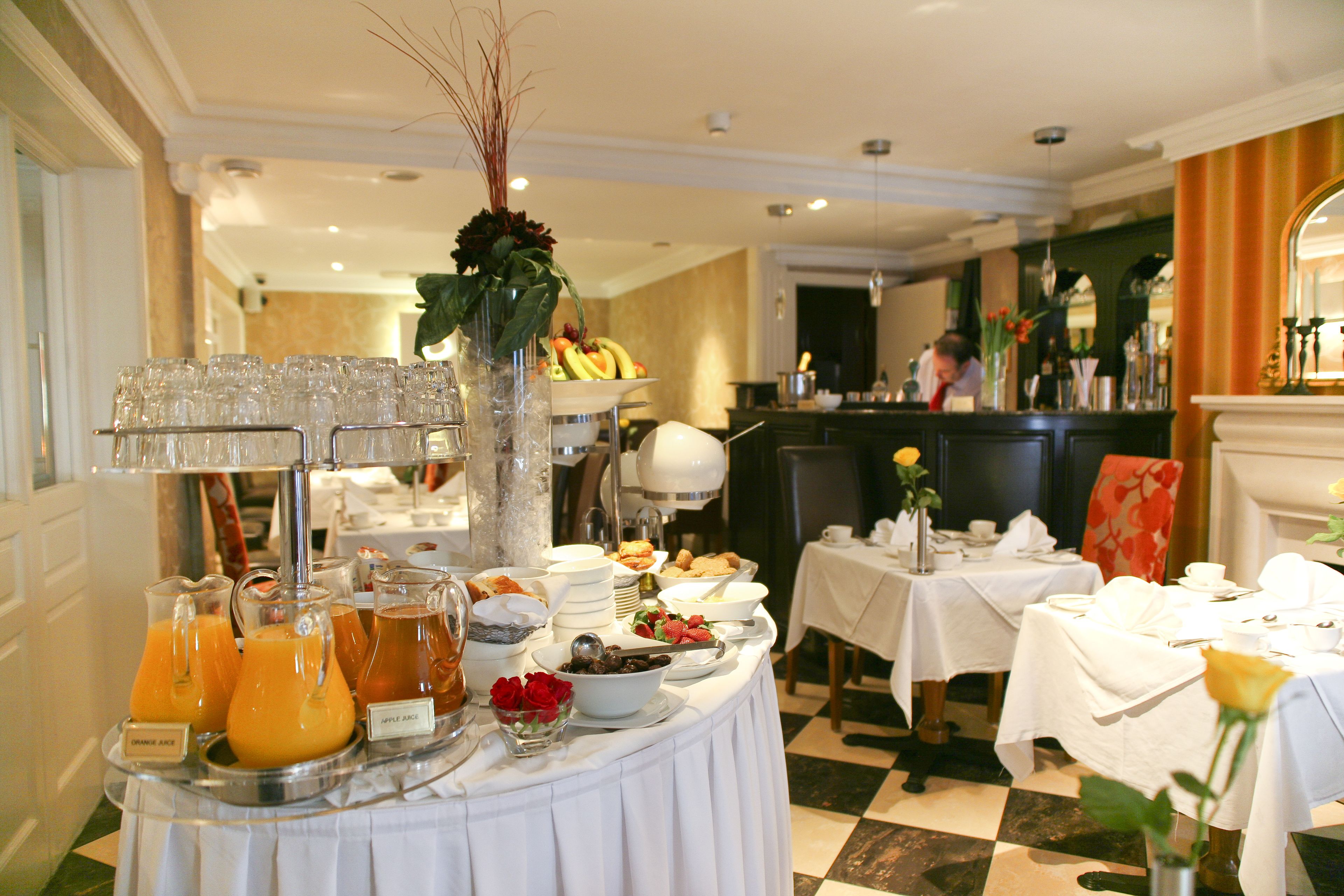 daily full breakfast (eur 13.95 per person)