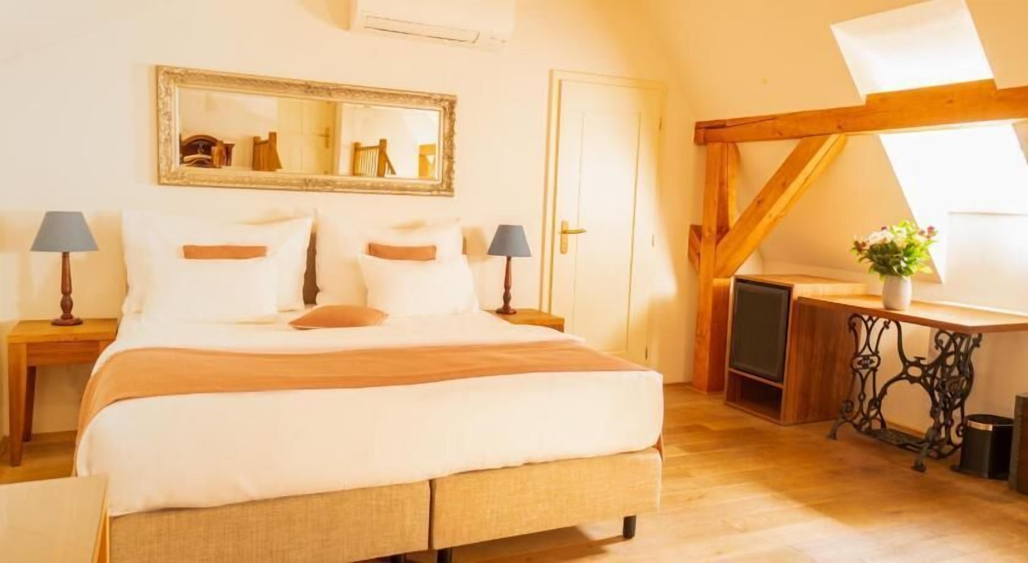 高級寢具、迷你吧、客房內保險箱、搖籃/嬰兒床