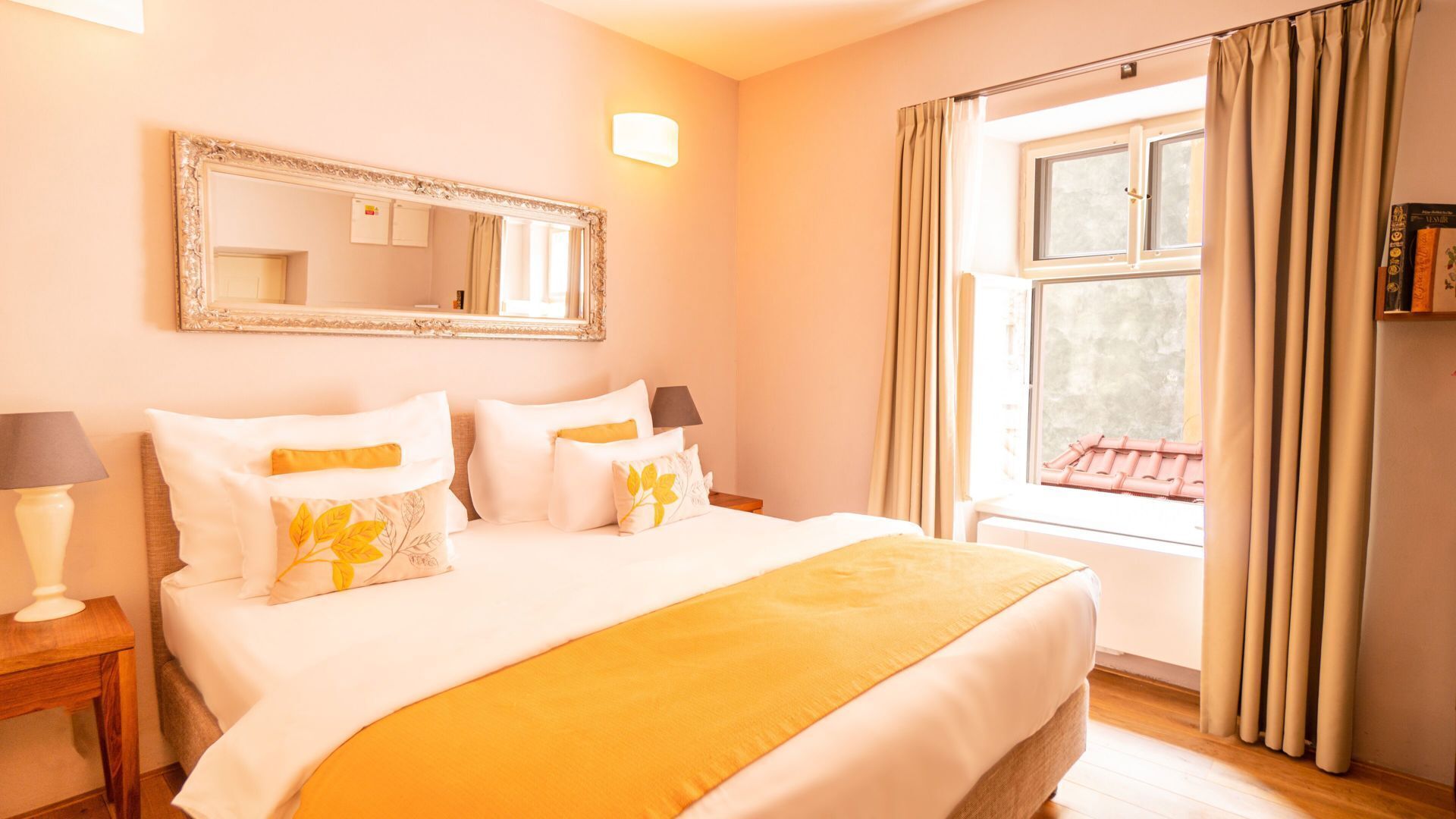 高級寢具、迷你吧、客房內保險箱、搖籃/嬰兒床