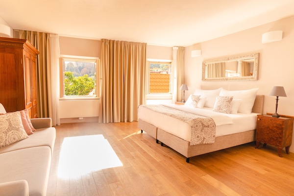 Suite junior, 1 habitación | Ropa de cama de alta calidad, minibar, caja fuerte y cunas (de pago)