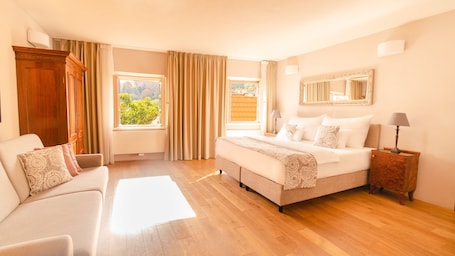 Ropa de cama de alta calidad y minibar