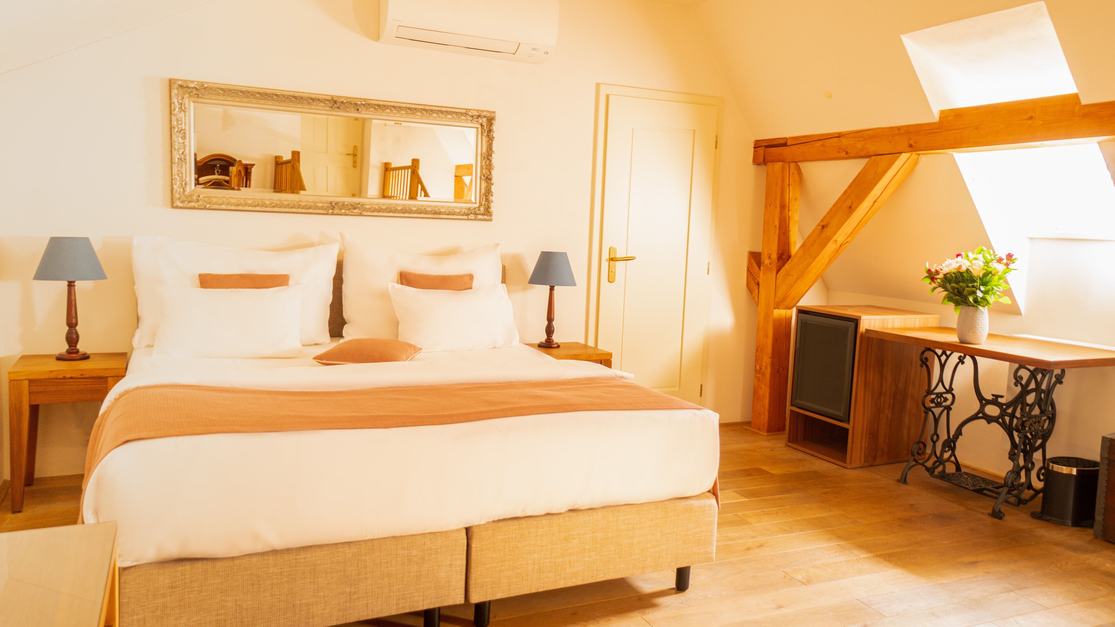 deluxe plus | premium bedding, minibar, in-room safe, cots/infant beds