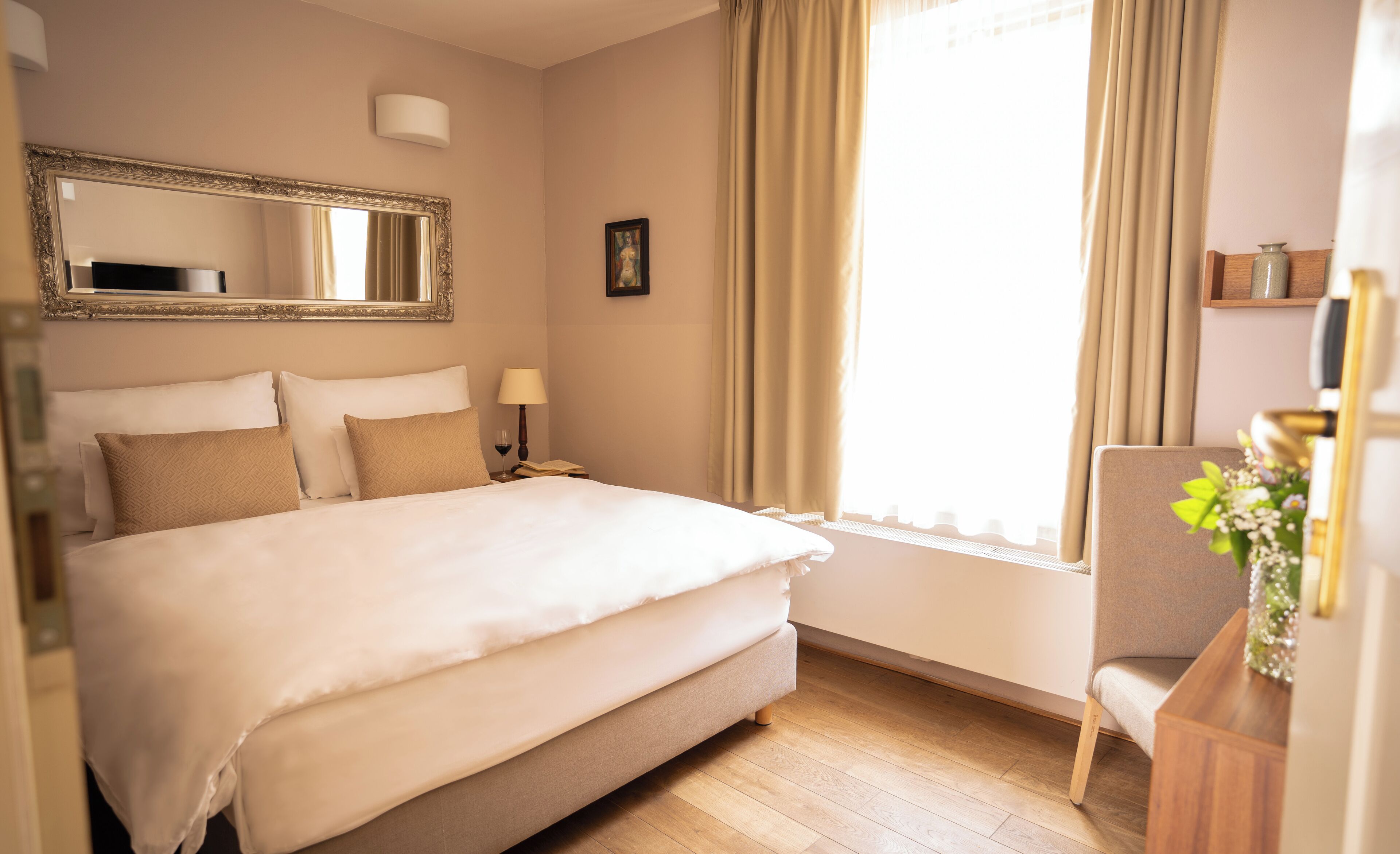 superior room | premium bedding, minibar, in-room safe, cots/infant beds