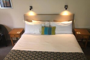 Studio (King) | Bộ đồ giường cao cấp, nệm Select Comfort, trang trí khác biệt 