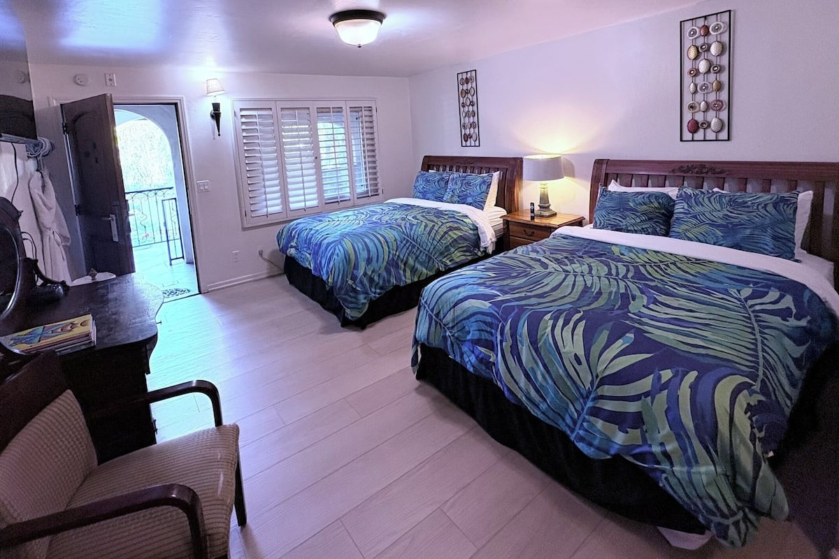 Standaard kamer, 2 queensize bedden | Luxe beddengoed, bedden met traagschuimmatras, een minibar