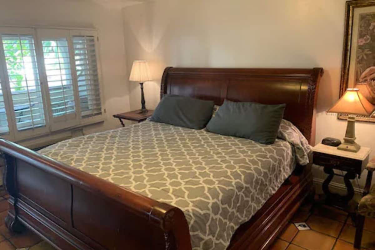 Habitación estándar, 1 cama King size | Ropa de cama de alta calidad, camas con efecto memoria y minibar