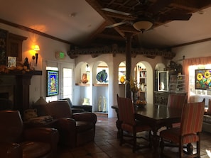 Lobby lounge