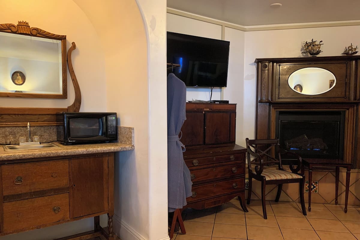 Premium bedding, memory-foam beds, minibar, individually decorated