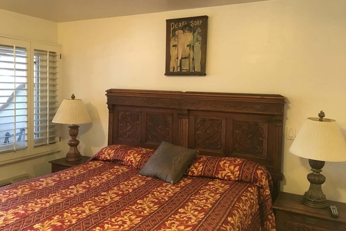 Habitación estándar, 1 cama Queen size | Ropa de cama de alta calidad, camas con efecto memoria y minibar