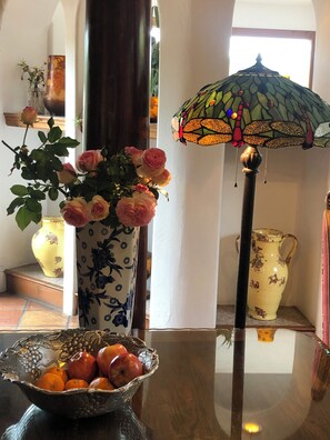 Free daily continental breakfast  - Chantico Inn (Ojai)