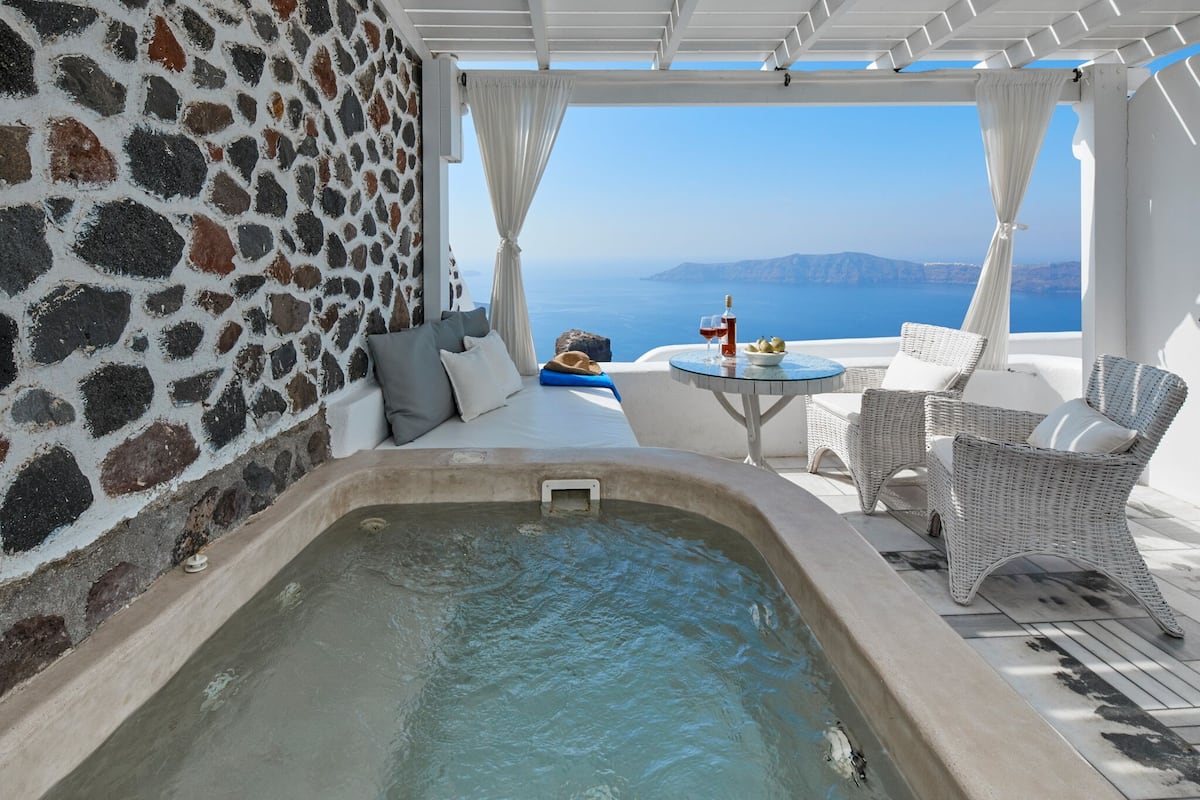 Superior Suite, Jetted Tub ( Caldera View) | Private spa tub