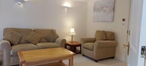 جناح شهر العسل | منطقة المعيشة | تلفزيون بشاشة مسطحة