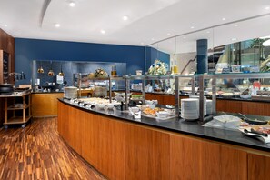 Petit déjeuner buffet compris tous les jours