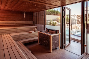 Couples treatment room(s), sauna, hot tub, steam room, body treatments