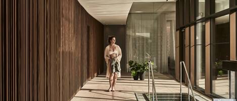 Espace de soins pour les couples, sauna, bain Ă remous, hammam
