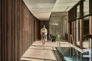 Couples treatment room(s), sauna, hot tub, steam room, body treatments