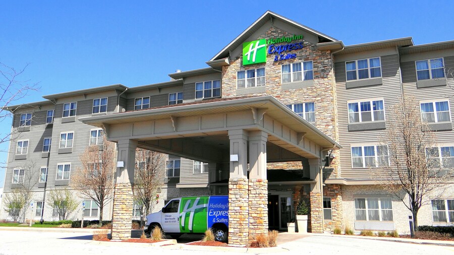 Holiday Inn Express & Suites Chicago West-Roselle by IHG